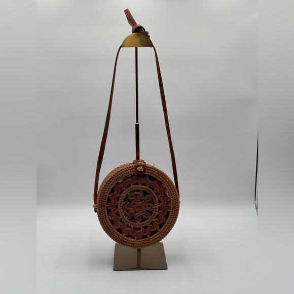 Brown Woven Crossbody Bag with Intricate Design NWOT - Picture 4 of 10